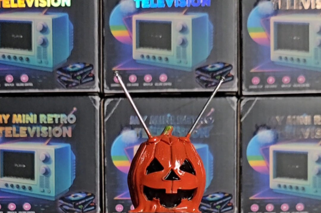 MY MINI RETRO TELEVISION HALLOWEEN SET